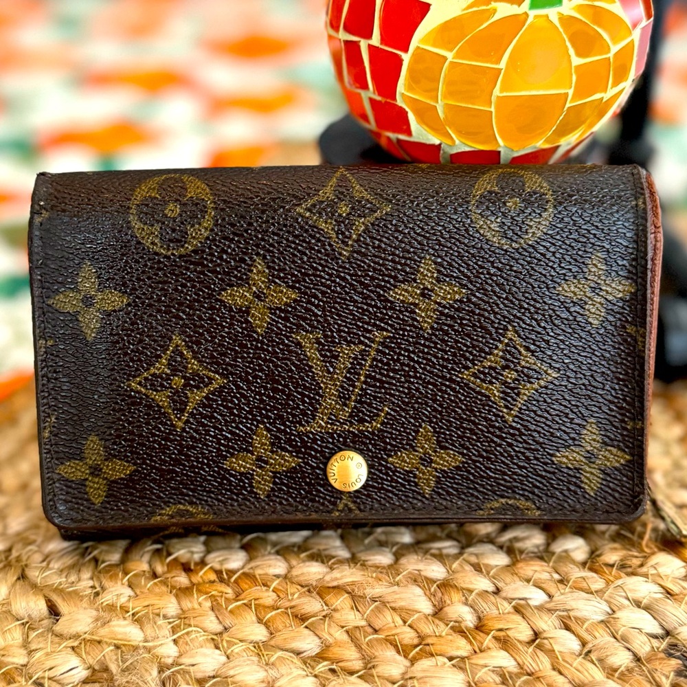 Louis Vuitton Monogram Porte Monnaie Billets Tresor Bifold Wallet/